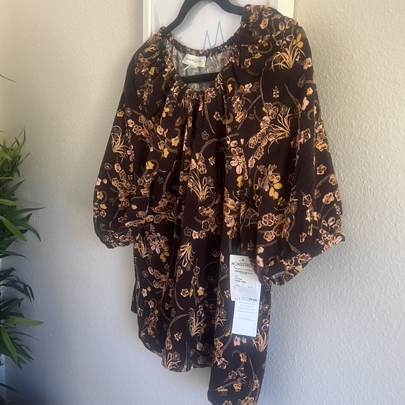 Treasure and Bond tie front top floral - Picture 2 of 7